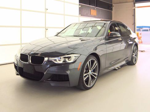 Used 2016 BMW 340i xDrive Sedan w/ Technology Package image 2