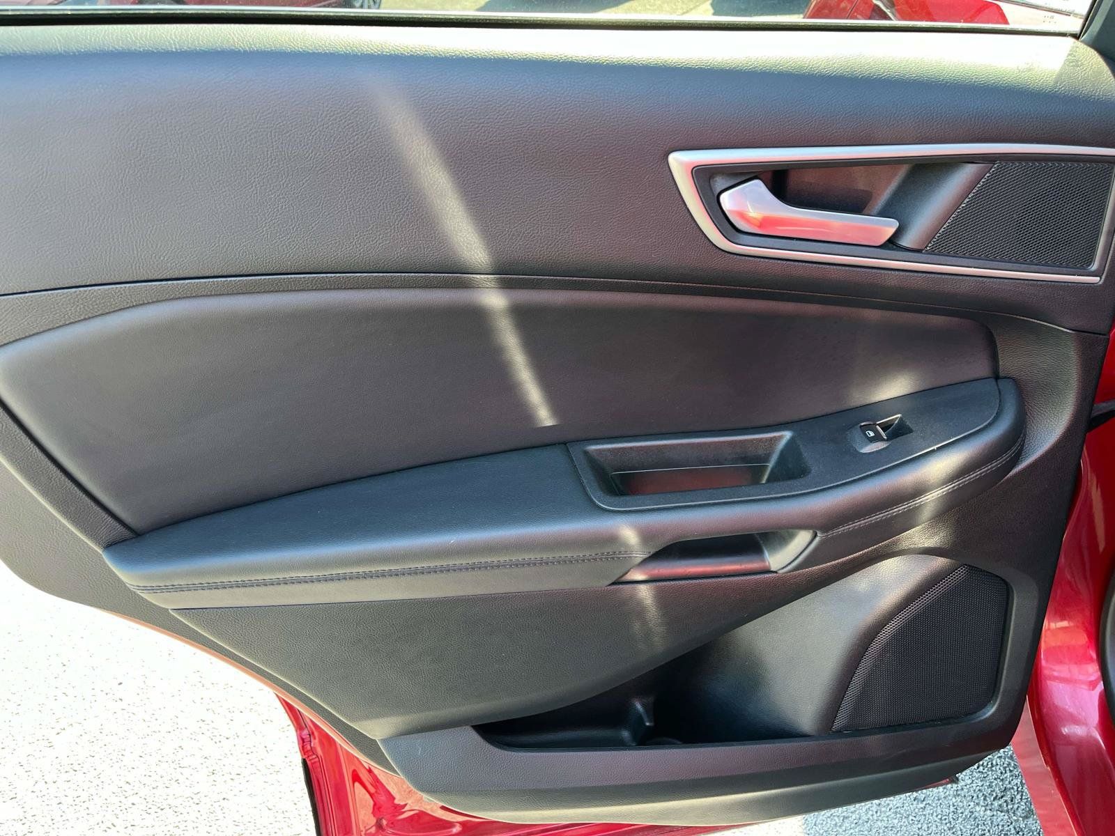 Used 2024 Ford Edge SEL AWD/4WD image 18