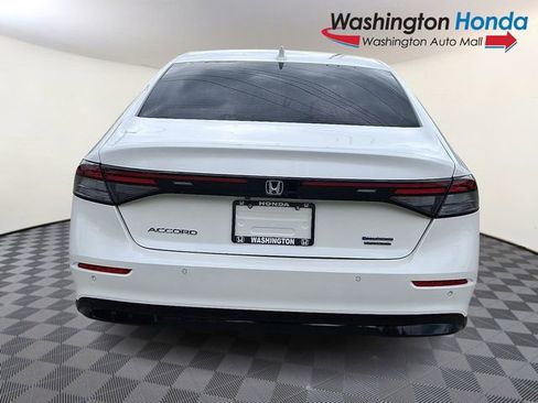 Used 2024 Honda Accord Touring image 5