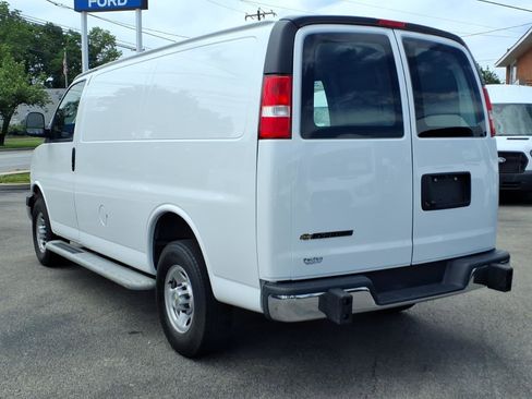 Used 2024 Chevrolet Express 2500 w/ Driver Convenience Package RWD image 5
