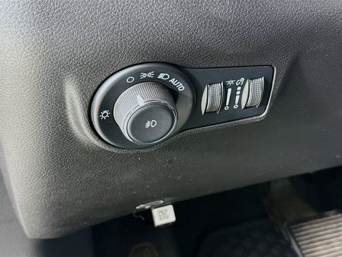 Used 2023 Jeep Compass Trailhawk image 10