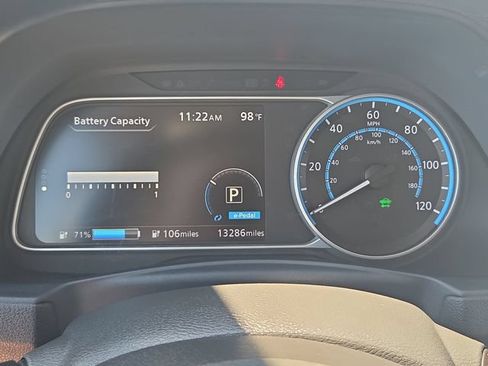 Certified 2025 Nissan Leaf S FWD image 3