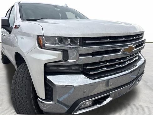 Used 2022 Chevrolet Silverado 1500 LTZ AWD/4WD image 3