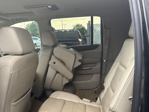 Used 2017 GMC Yukon XL Denali w/ Open Road Package AWD/4WD image 10