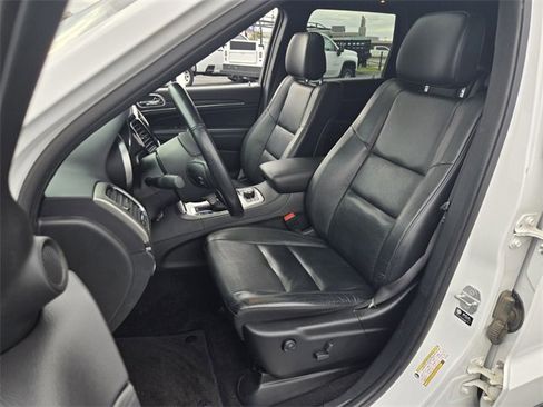 Used 2022 Jeep Grand Cherokee Limited w/ Trailer Tow Group IV image 9