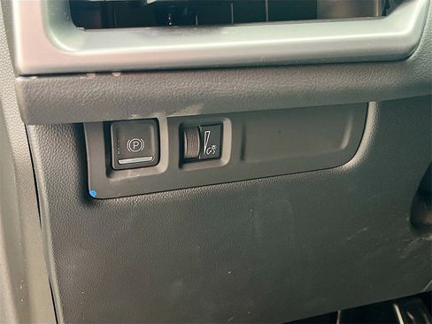 Used 2024 Cadillac XT4 Sport image 10