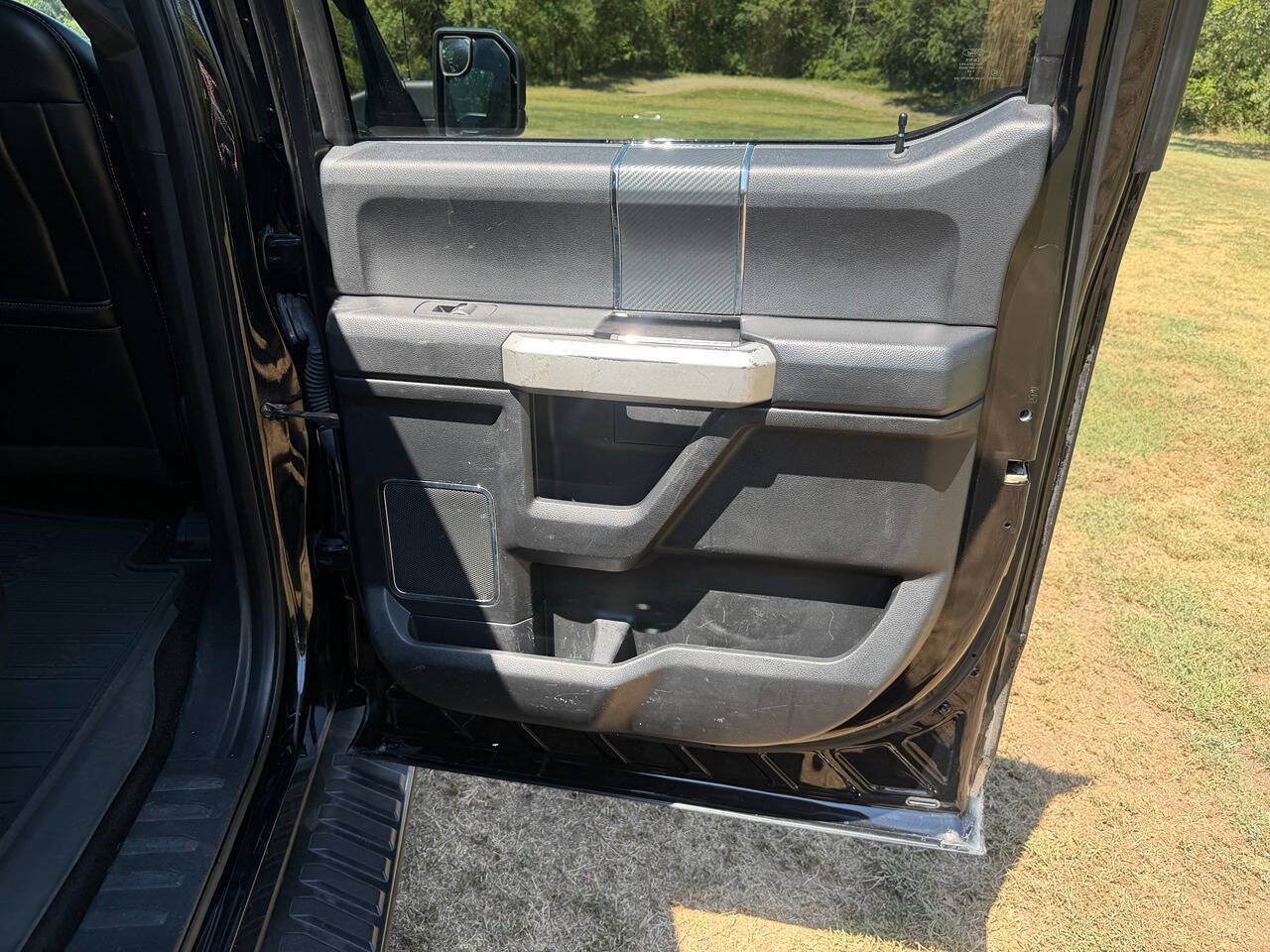 Used 2018 Ford F150 Lariat w/ Equipment Group 502A Luxury AWD/4WD image 21
