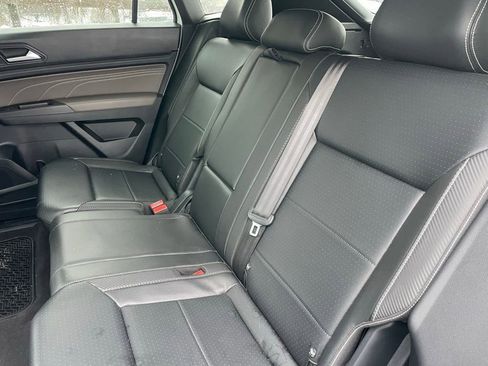 Used 2022 Volkswagen Atlas Cross Sport SE image 7