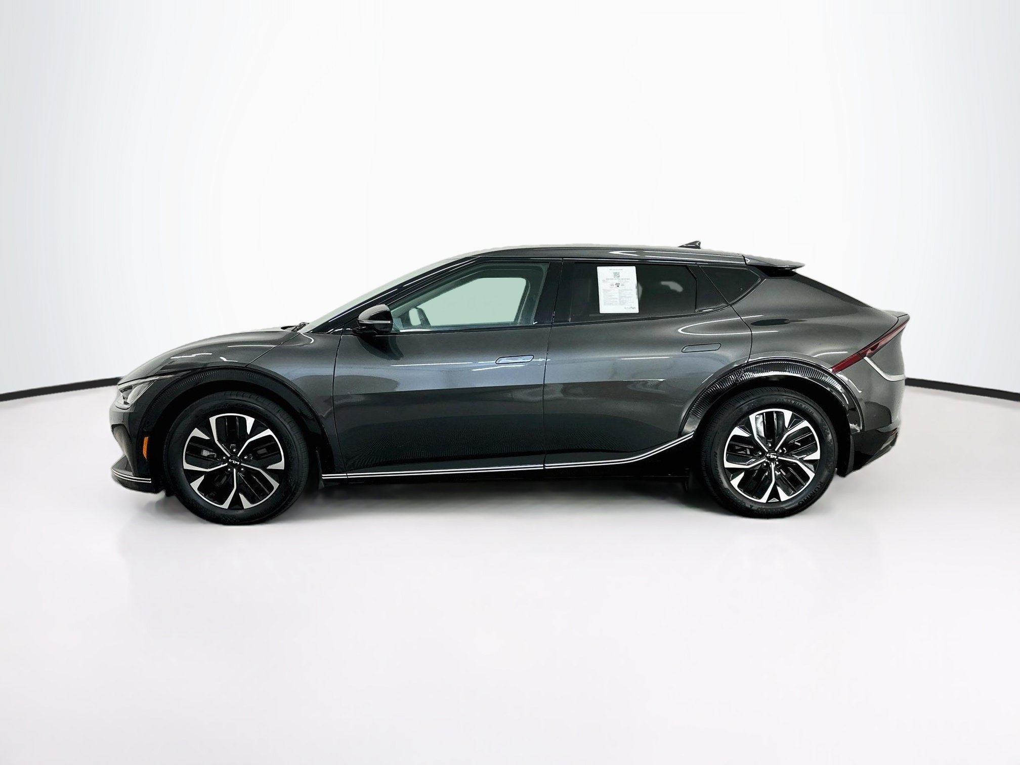 Used 2023 Kia EV6 Wind w/ Wind Technology Package AWD/4WD image 4