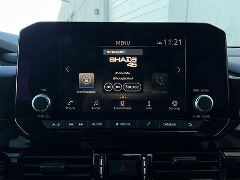 Used 2025 Nissan Pathfinder SV image 31