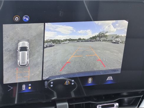 New 2026 Chevrolet Equinox LT w/ Convenience Package II FWD image 22