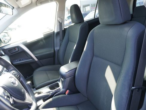 Used 2018 Toyota RAV4 LE image 20