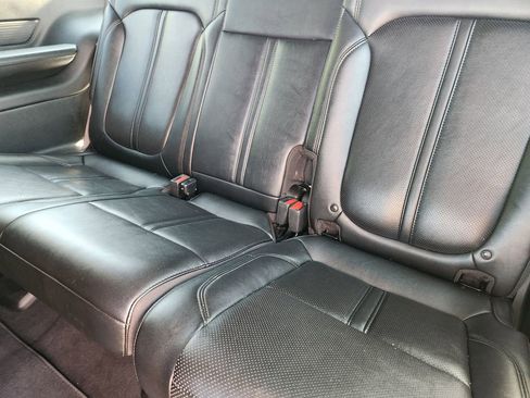 Used 2024 Jeep Wagoneer L Series II w/ Flexible Seating Group AWD/4WD image 19