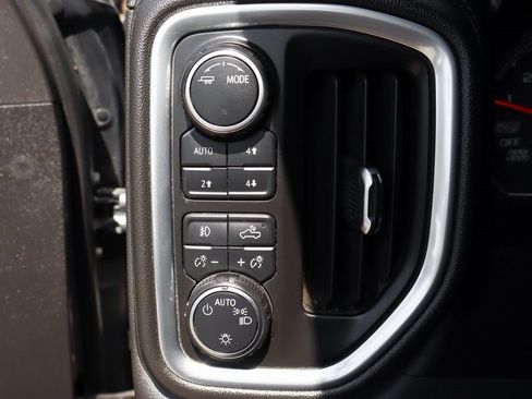 Used 2020 Chevrolet Silverado 1500 LT Trail Boss image 22