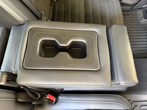 Used 2025 Mitsubishi Outlander SE FWD image 28