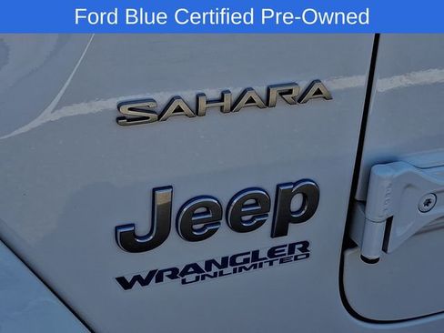 Used 2021 Jeep Wrangler Unlimited Sahara w/ Cold Weather Group AWD/4WD image 32