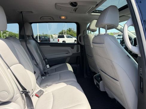 Used 2020 Honda Odyssey Elite image 9