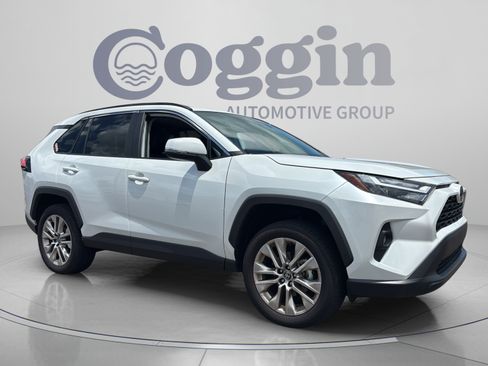 Used 2025 Toyota RAV4 XLE Premium AWD/4WD image 7