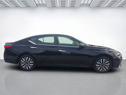 Used 2023 Nissan Altima 2.5 SV