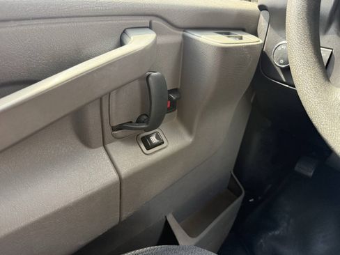 Used 2020 GMC Savana 2500 w/ Driver Convenience Package RWD image 20