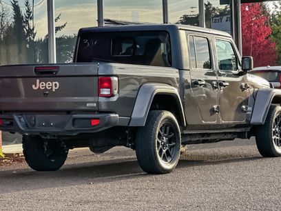 Used 2023 Jeep Gladiator Overland