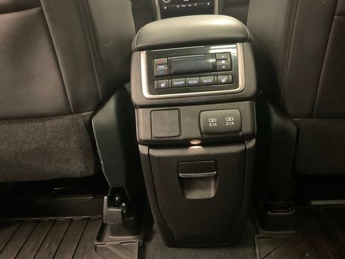 Used 2020 Subaru Ascent Limited w/ Technology Package AWD/4WD image 38