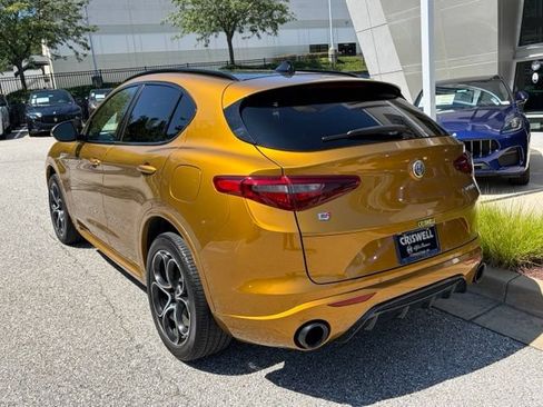 Used 2023 Alfa Romeo Stelvio Veloce AWD/4WD image 7