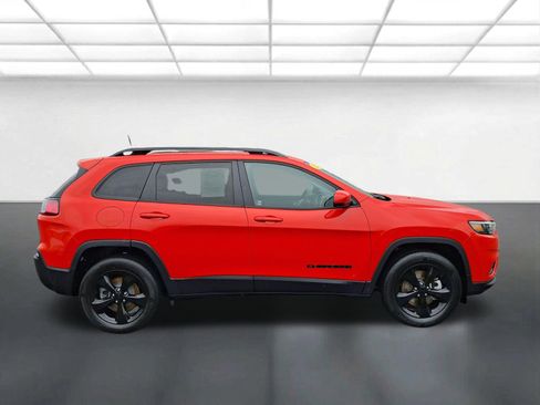 Certified 2021 Jeep Cherokee Latitude Plus AWD/4WD image 2