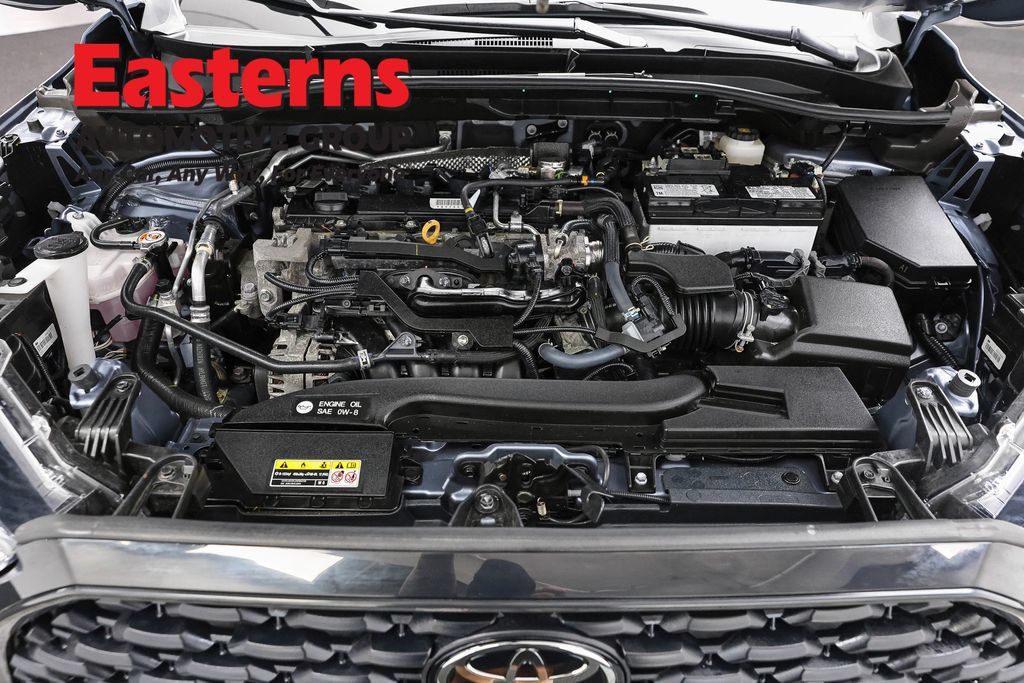 Used 2025 Toyota Corolla Cross L FWD image 7