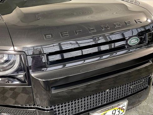 Used 2023 Land Rover Defender 110 X-Dynamic SE image 30