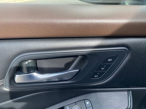 Used 2023 Nissan Rogue SL w/ SL Premium Package image 12