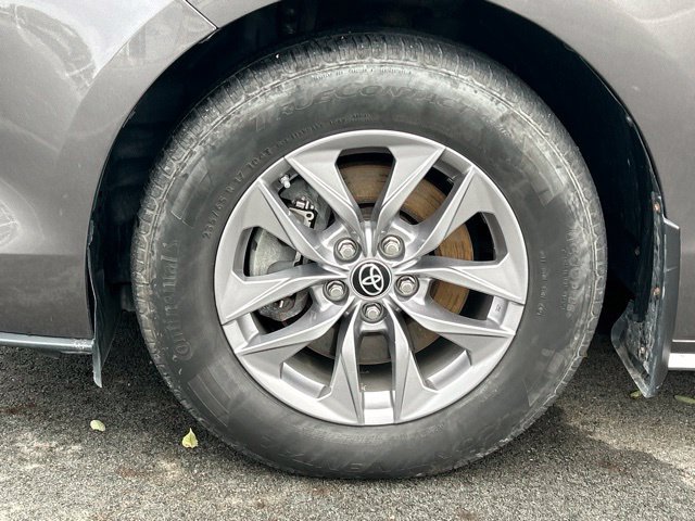 Used 2022 Toyota Sienna XLE AWD/4WD image 20
