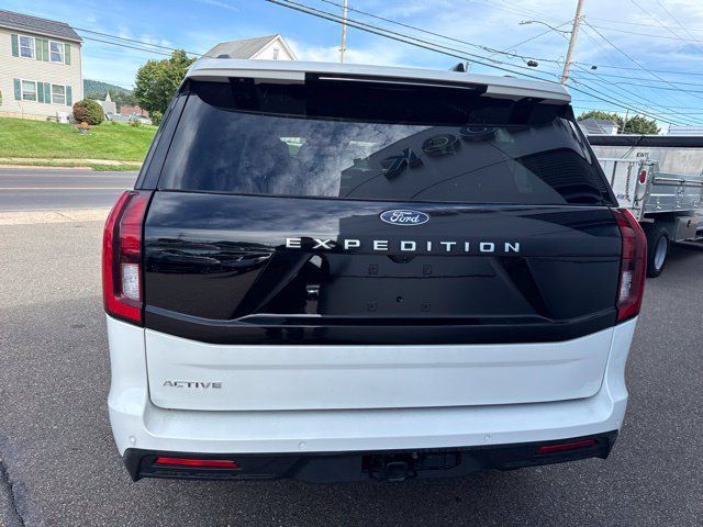 Used 2025 Ford Expedition Active AWD/4WD image 7