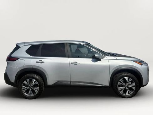 Used 2023 Nissan Rogue SV AWD/4WD image 2