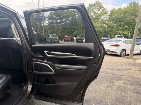 Used 2020 Kia Telluride S AWD/4WD image 23