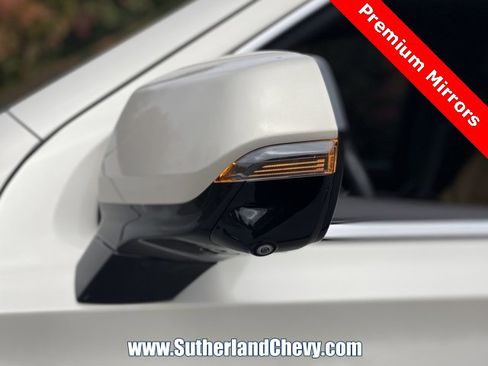 Used 2021 Cadillac Escalade Premium Luxury w/ LPO, Illumination Package image 11