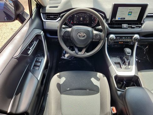 Used 2025 Toyota RAV4 XLE FWD image 12