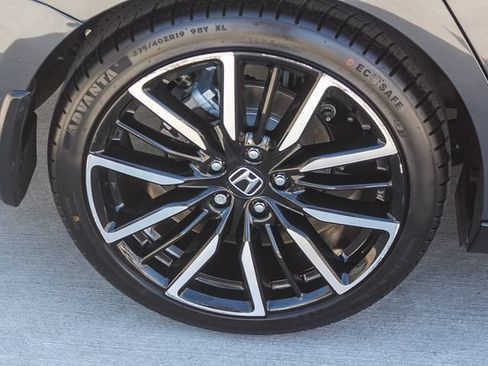 Used 2025 Honda Accord Touring image 13