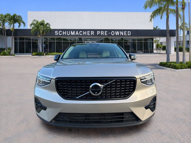 Certified 2024 Volvo XC40 B5 Plus AWD/4WD image 2