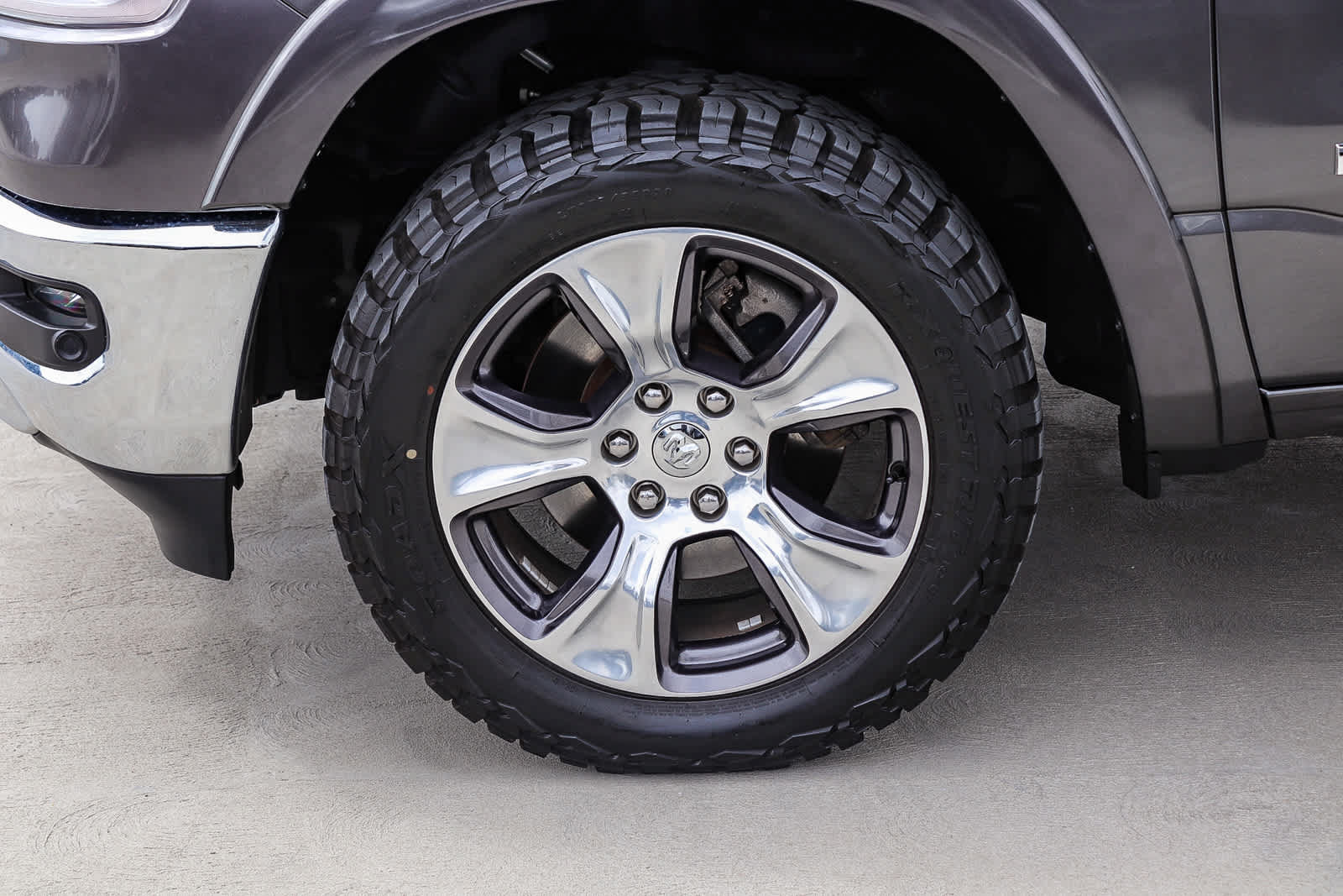 Used 2019 RAM 1500 Laramie AWD/4WD image 10