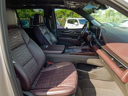 Used 2024 Cadillac Escalade ESV Premium Luxury Platinum AWD/4WD image 41