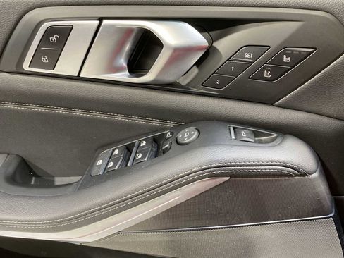 Used 2020 BMW X5 M50i image 23