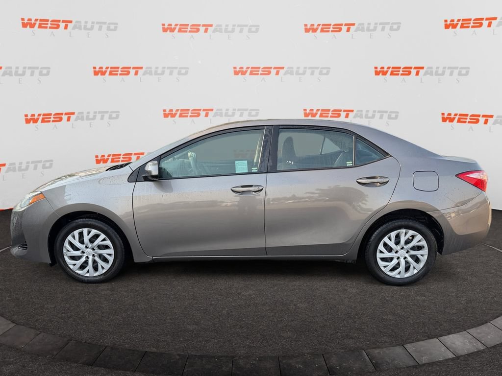 Used 2017 Toyota Corolla LE w/ Carpet Mat Package (TMS) FWD image 2