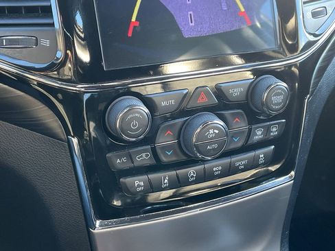 Used 2020 Jeep Grand Cherokee Altitude image 35