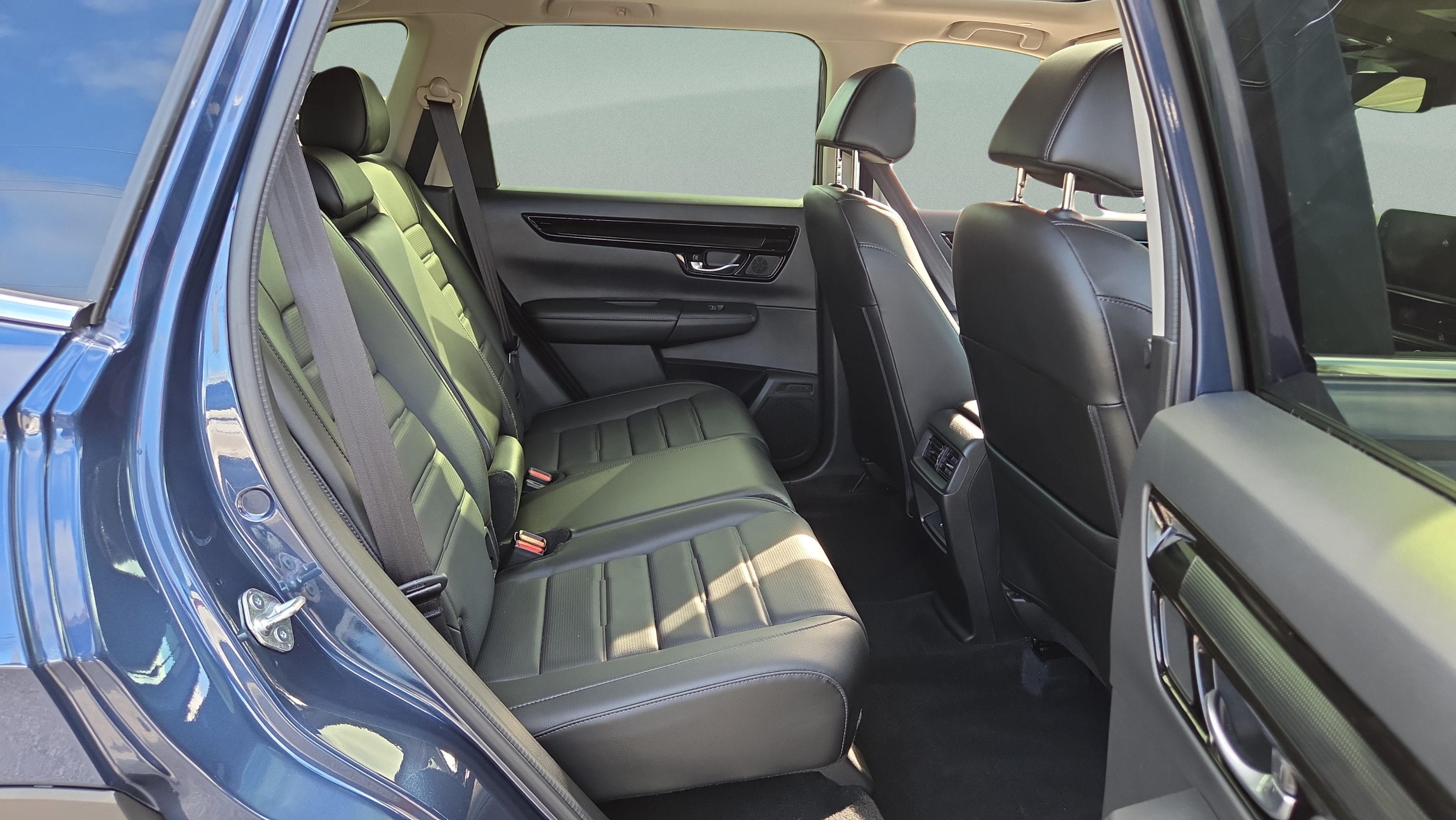 Used 2025 Honda CR-V EX-L image 17