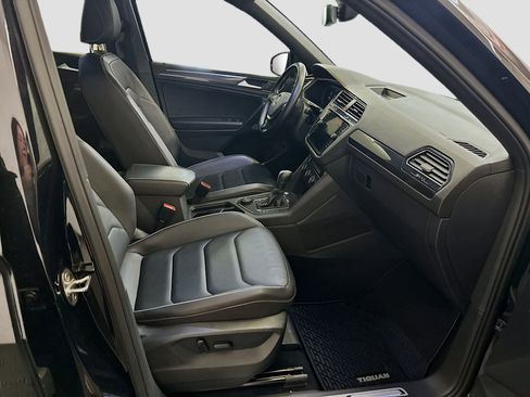 Used 2021 Volkswagen Tiguan SEL Premium R-Line image 34