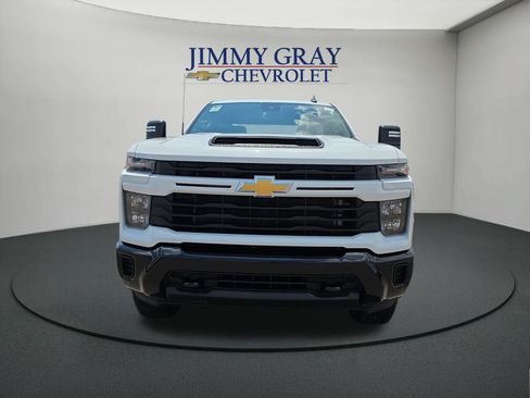 Used 2024 Chevrolet Silverado 2500 Custom w/ Custom Convenience Package AWD/4WD image 8