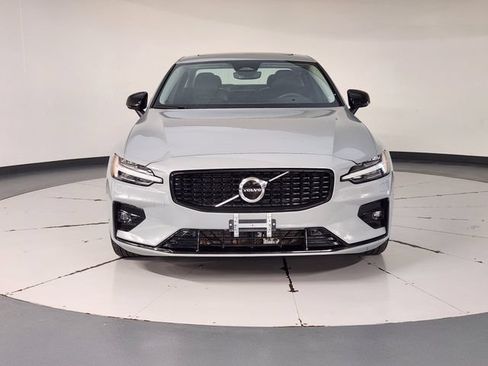 Certified 2025 Volvo S60 B5 Core FWD image 9
