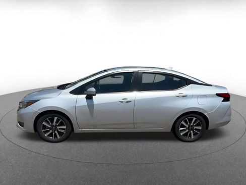 Used 2025 Nissan Versa SV FWD image 9