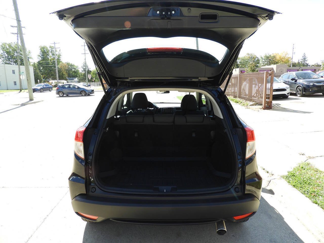 Used 2020 Honda HR-V LX image 28